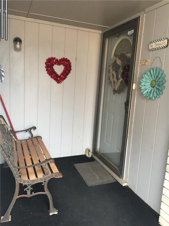 WELCOMING FRONT ENTRANCE