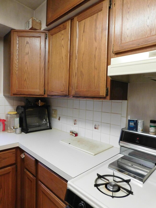 2331 Woodbrook Cir N unit 341, Columbus, OH 43223 - photo 6