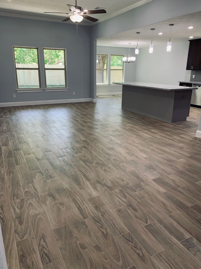 1049 Reverend b j Lewis Dr, Houston, TX 77088 - photo 7