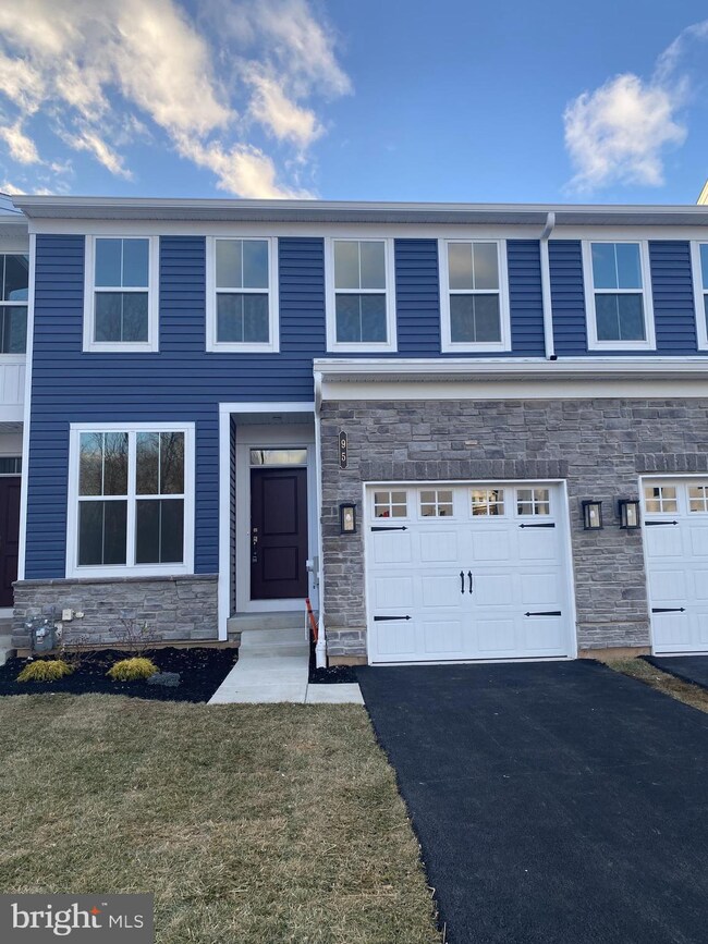 95 Ashleigh Ct, Colmar, PA 18915 - photo 2