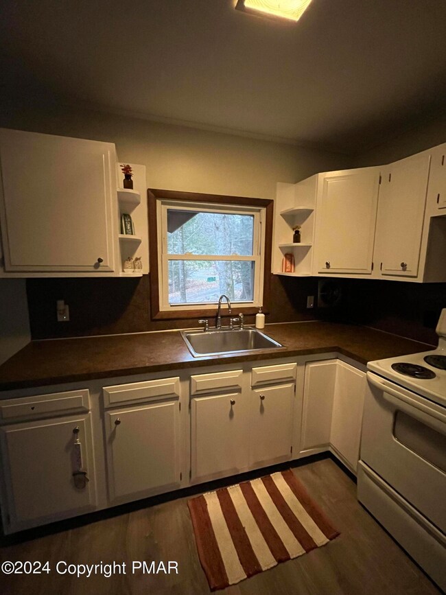 406 Roaring Brook Rd, East Stroudsburg, PA 18302 - photo 5