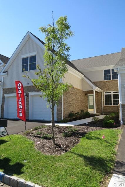 400 Inverness Cir, Easton, PA 18042 - photo 2