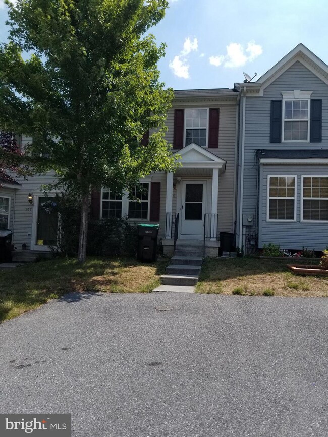 105 Hupps Hill Ct, Strasburg, VA 22657 - photo 2