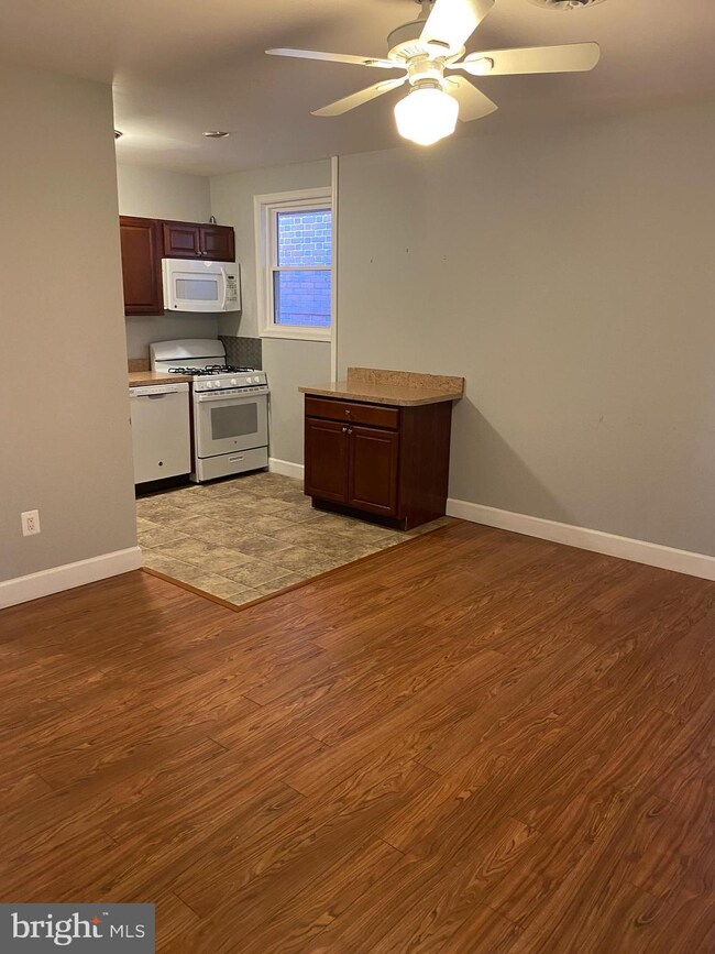 22 Bloomsbury Ave unit B, Baltimore, MD 21228 - photo 5