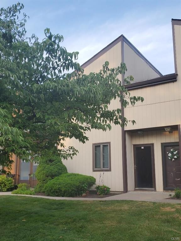 991 Village Round unit D, Allentown, PA 18106 - photo 2