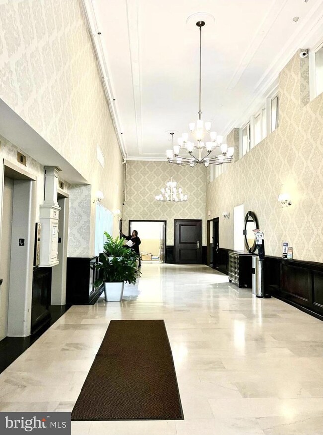 1324 00 Locust St unit 1017, Philadelphia, PA 19107 - photo 3