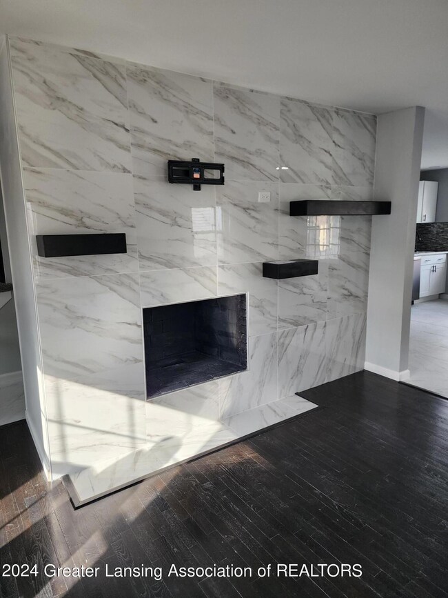 2511 Fairfax Rd, Lansing, MI 48910 - photo 7