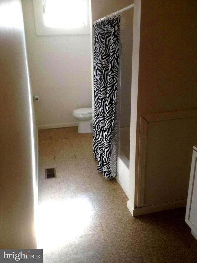 354 Delsea Dr N unit 1E, Glassboro, NJ 08028 - photo 2