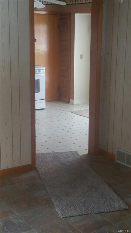 Foyer area leading from entrance mudroom (Sunroom)