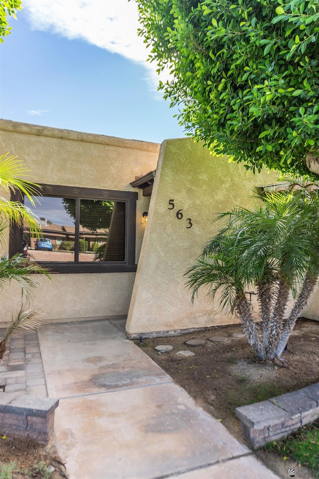 563 E 25th St, Yuma, AZ 85365 - photo 2