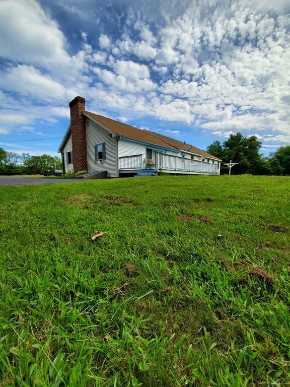 112 Number 6 Schoolhouse Rd, Charlton, MA 01507 - photo 6