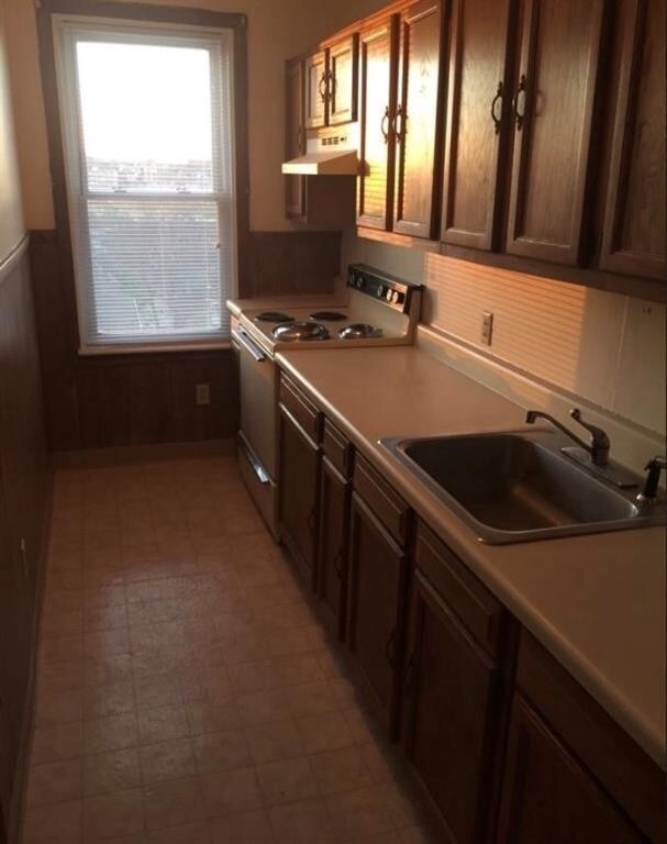 80 Burnside Ave, Woonsocket, RI 02895 - photo 5