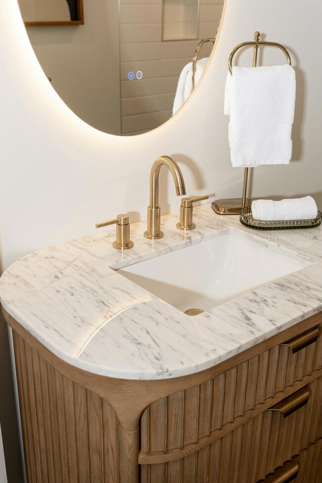 Jr Suite Bath