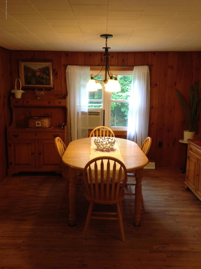 153 Country Rd, Falls, PA 18615 - photo 4