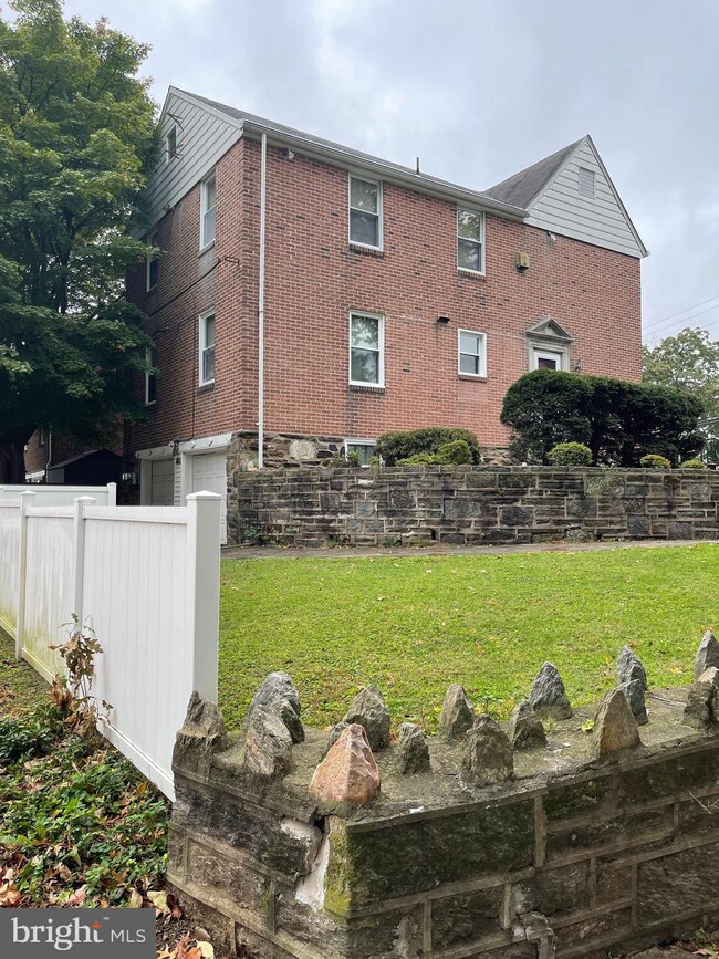 4239 Ferne Blvd unit 2 ND FLOOR, Drexel Hill, PA 19026 - photo 3