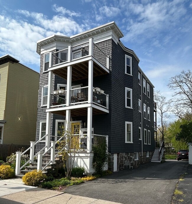 27 Armandine St unit 2, Boston, MA 02124 - photo 2