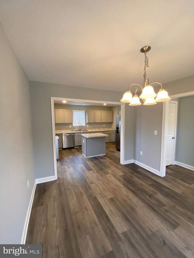 491 Stonewall St, Strasburg, VA 22657 - photo 6