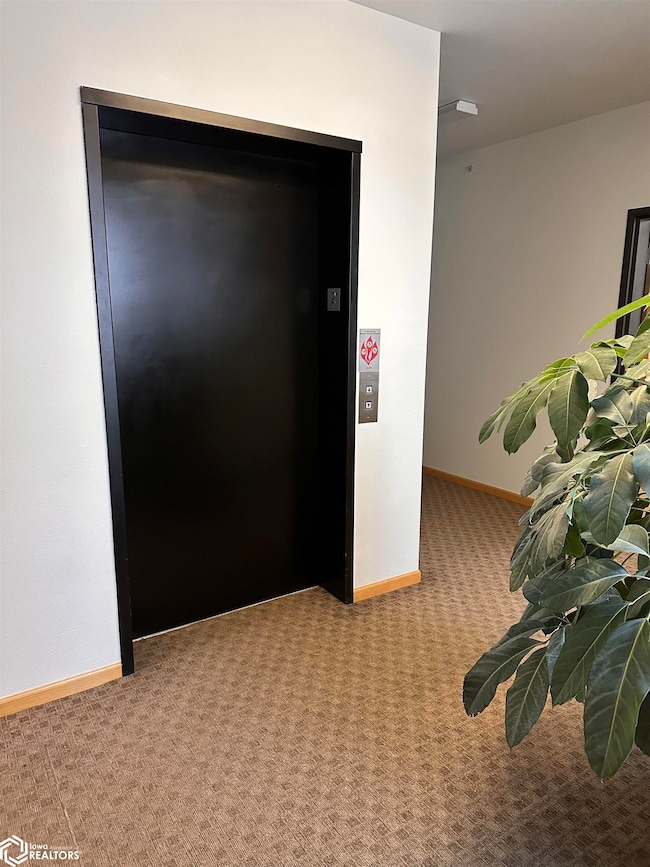 1092 Walnut Ave unit 209, Riverside, IA 52327 - photo 3