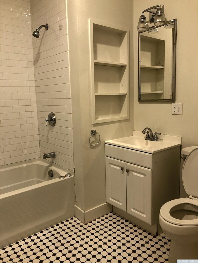 431 Warren St unit 2, Hudson, NY 12534 - photo 7