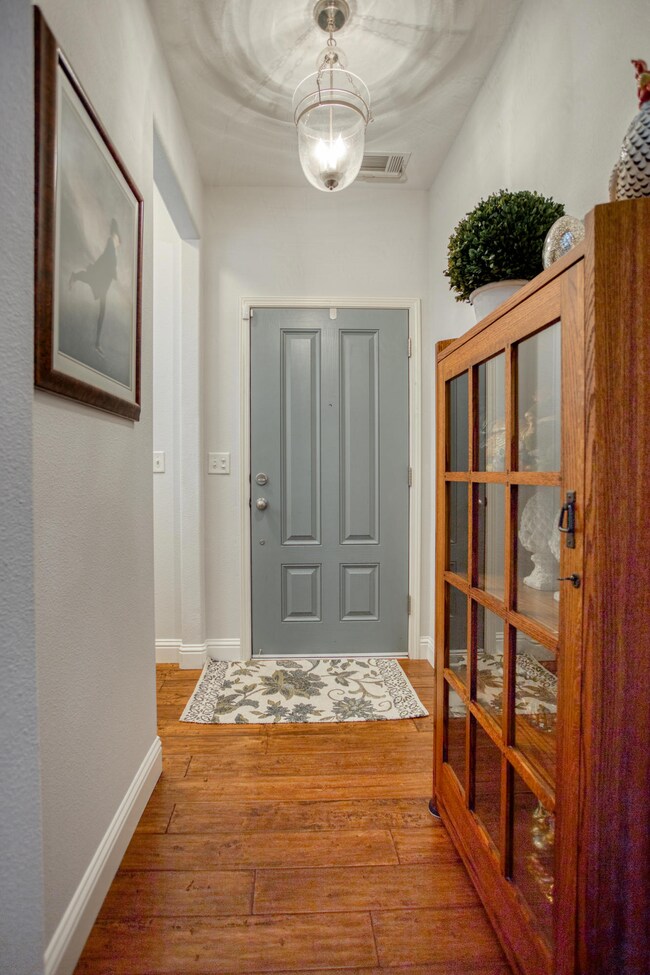 2333 La Villa Way, Redding, CA 96003 - photo 2