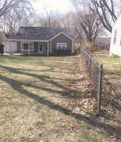 2914 S Claremont Ave, Independence, MO 64052 - photo 2