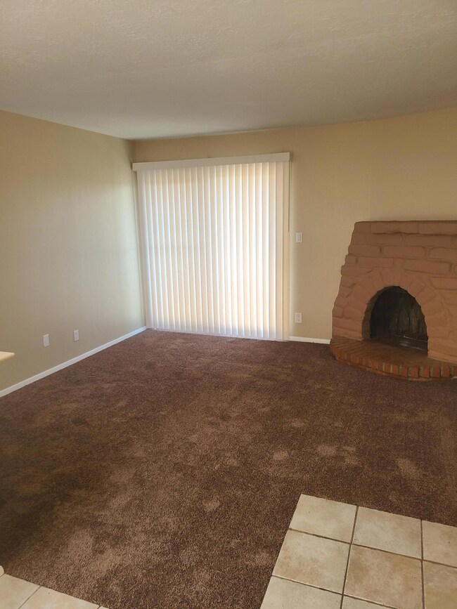251 La Vida Nueva Del Oeste SW, Albuquerque, NM 87105 - photo 5