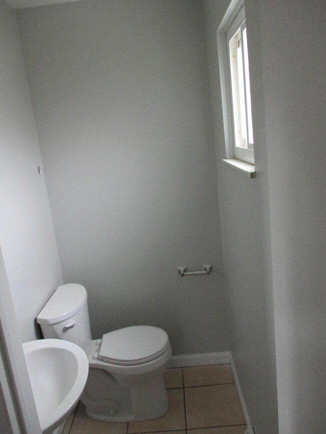 543 Cumberland Dr, Columbus, OH 43213 - photo 6