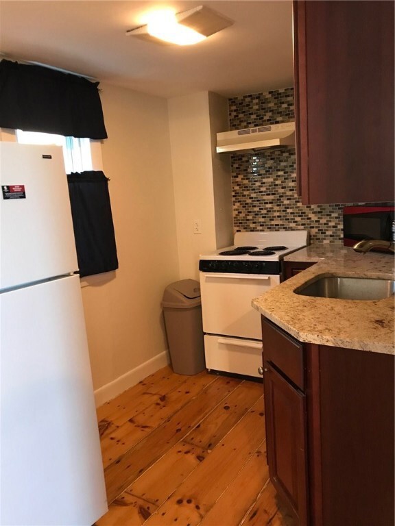 3 Prairie Ave unit 2, Newport, RI 02840 - photo 6