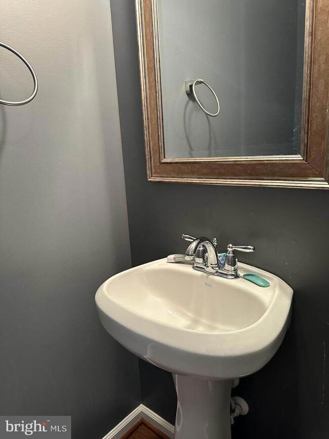 300 Ellis Ct, Newark, DE 19711 - photo 7