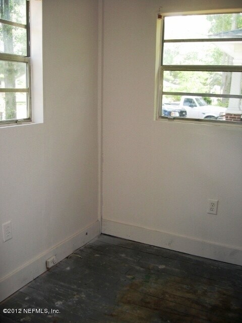 4642 Wheeler Ave, Jacksonville, FL 32210 - photo 5