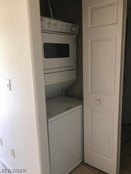 1632 N Torrey Pines Dr unit 102, Las Vegas, NV 89108 - photo 5