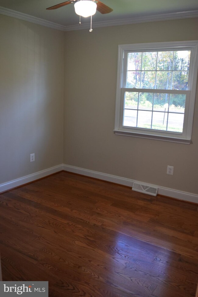 508 Hill Rd, Hyattsville, MD 20785 - photo 3