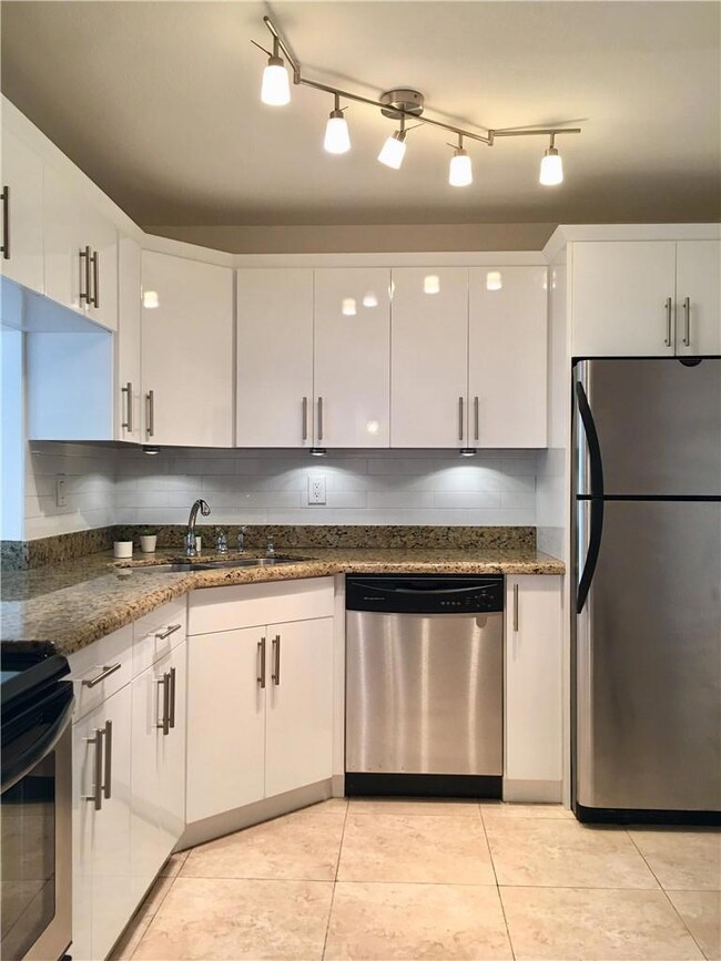 619 Orton Ave unit 403, Fort Lauderdale, FL 33304 - photo 5