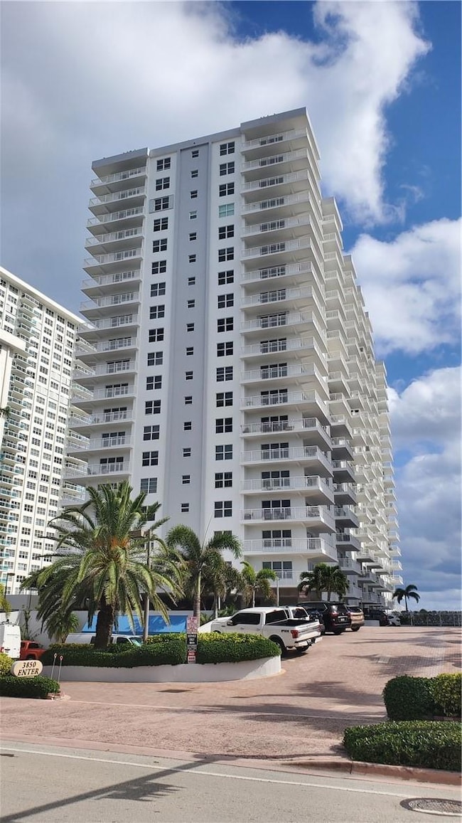 Regency Condominiums unit 1008, Fort Lauderdale, FL 33308 - photo 2