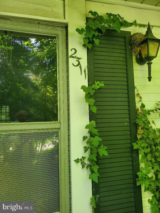 2311 Secane Rd, Secane, PA 19018 - photo 2