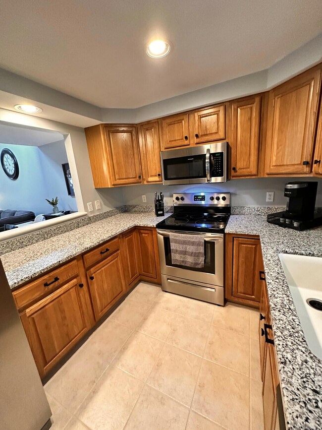 23 Cambridge Ct, Kennebunk, ME 04043 - photo 5