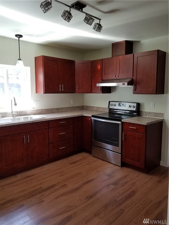 8608 Deodar Ct SE, Yelm, WA 98597 - photo 5