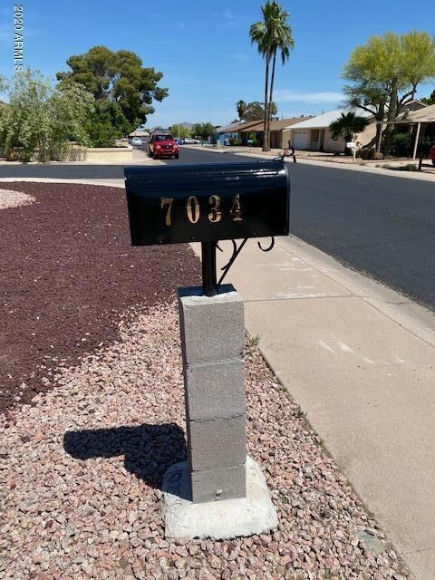 hale mailbox