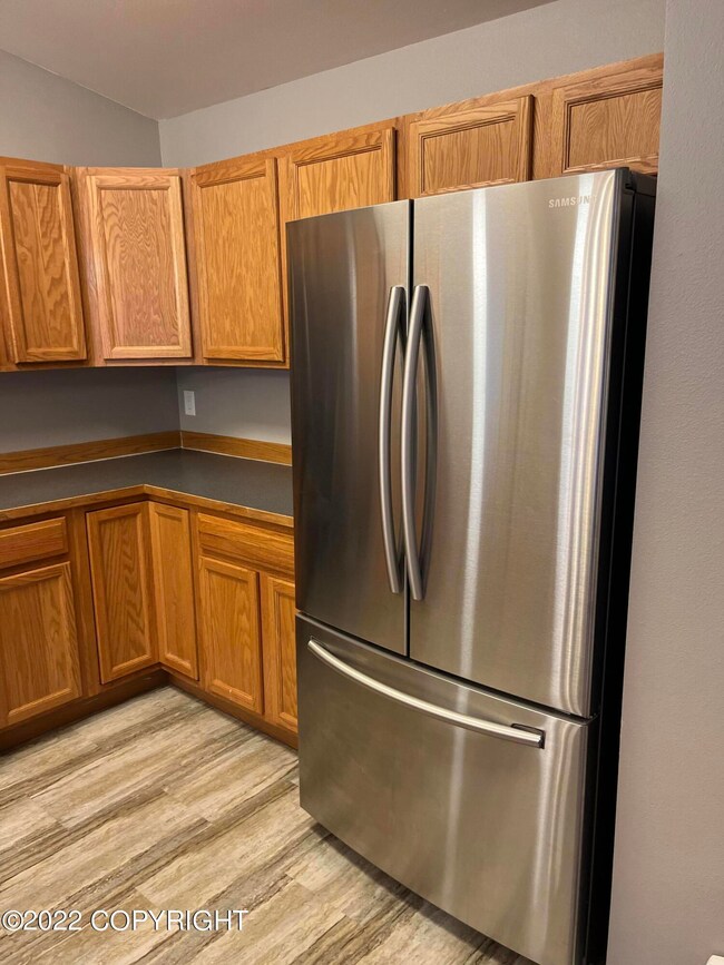 Refrigerator stays