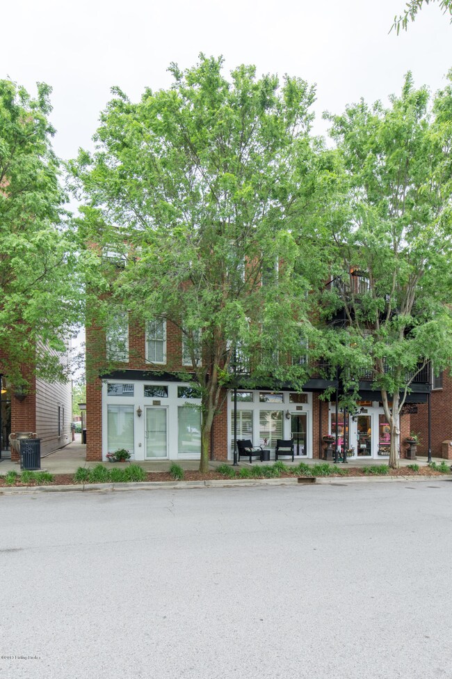 01-9446_Norton_Commons_Blvd-40