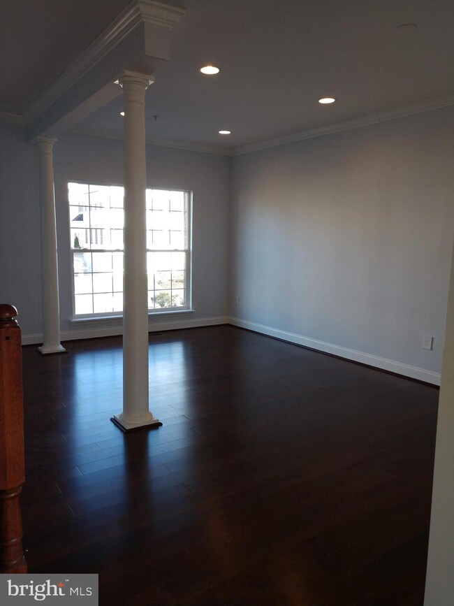 8723 Silent Ct, Odenton, MD 21113 - photo 4