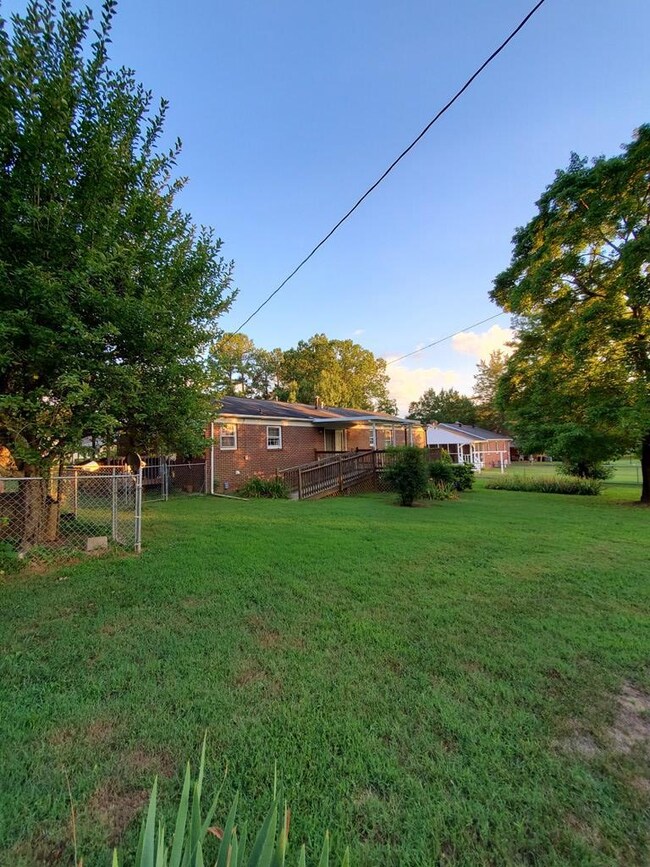 1630 1st St, Victoria, VA 23974 - photo 5