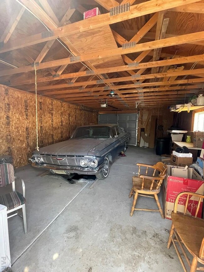 1 Car Garage