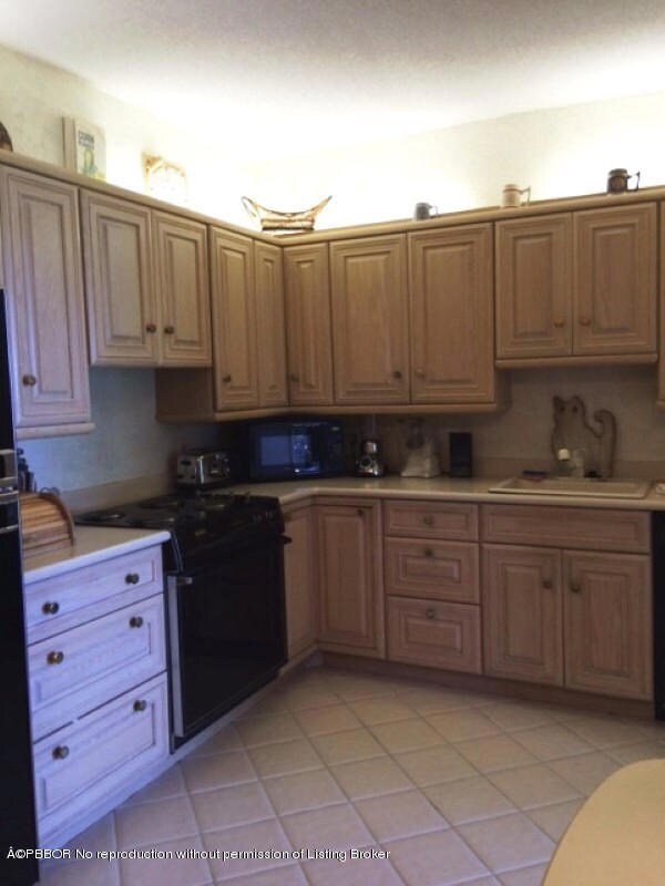 4 Kitchen