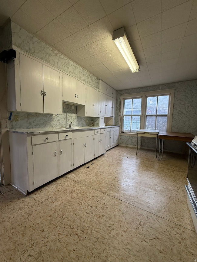 80 W 500 S, Price, UT 84501 - photo 6