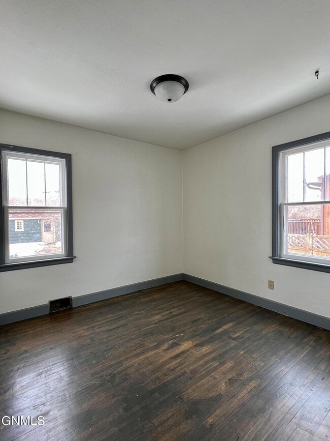 Listing House Bedroom 2