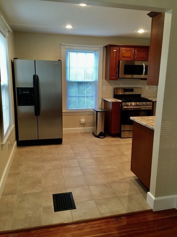 969 A Chestnut St unit A, Newton, MA 02464 - photo 5