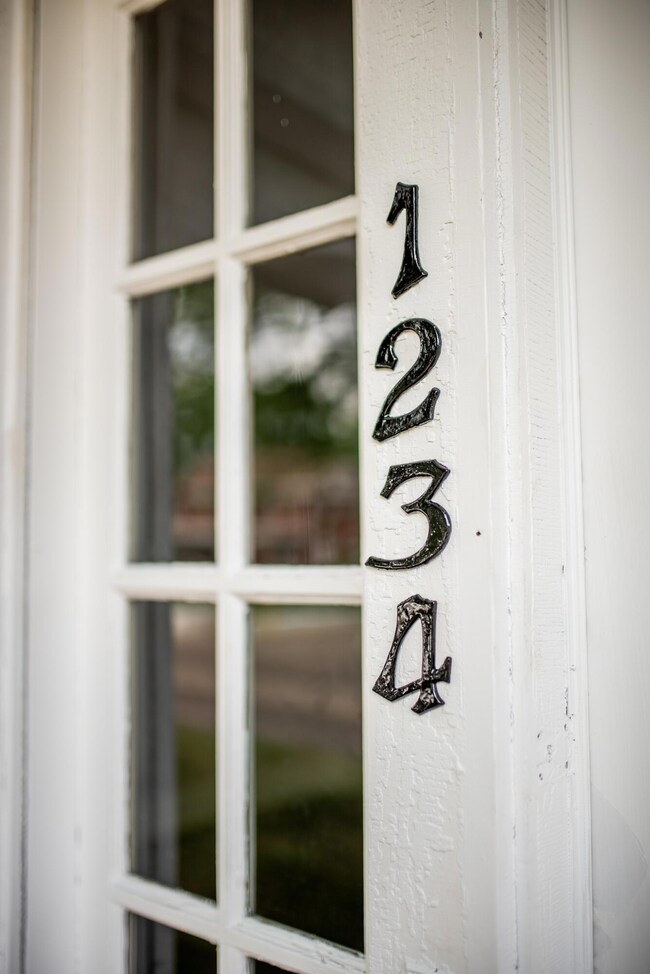 1234 n limestone-16
