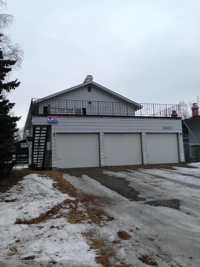 3921 Gardner St unit 3, Anchorage, AK 99508 - photo 4