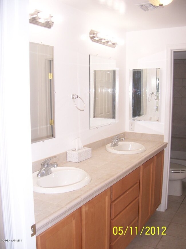 640 E Lester St unit 2, Tucson, AZ 85705 - photo 5
